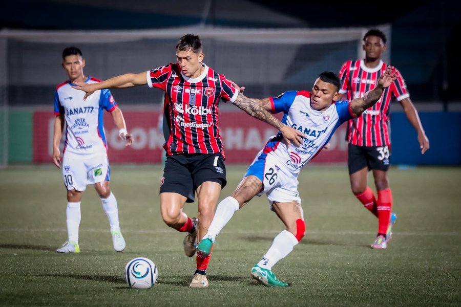 (Video) Alajuelense expone su clasificación y liderato general tras derrota ante Luis Ángel Firpo