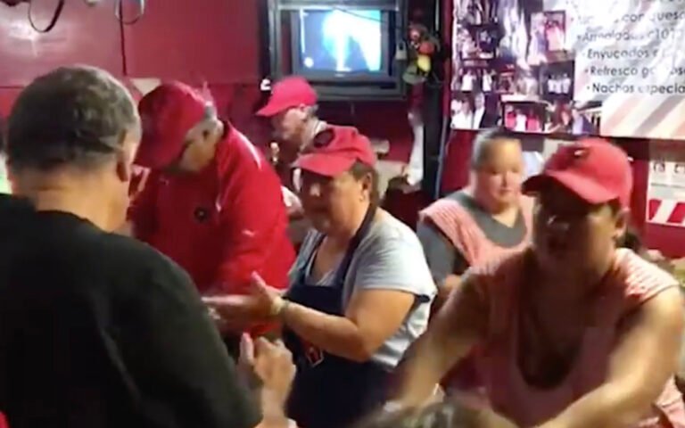 Nora Aguilar y su familia vendieron sus deliciosos tacos en el Morera Soto durante décadas.