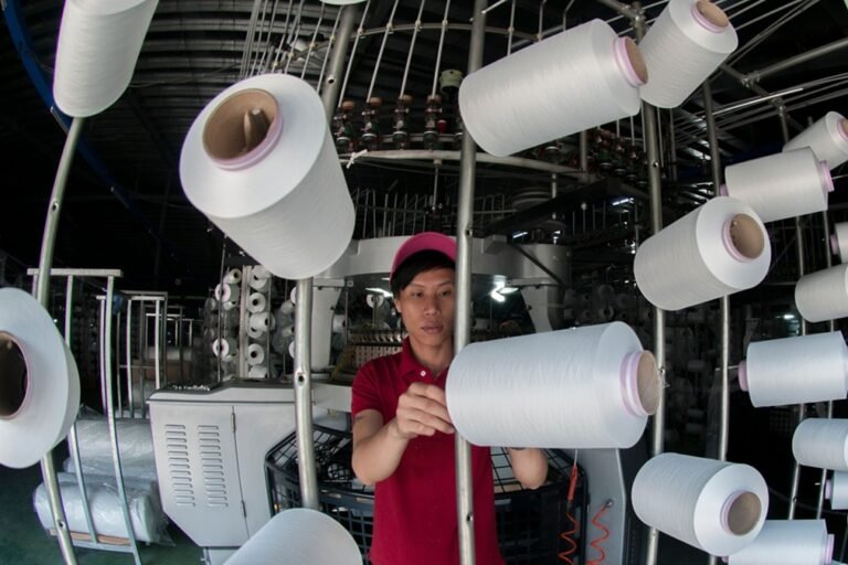 China, sobrecapacidad, y la sátira del libre comercio
