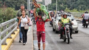 Venezolanos en el limbo: ¿cómo queda la mayor población migrante de Colombia con De la Espriella?