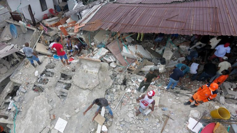 Cifra de fallecidos supera las 200 personas tras terremoto de Colombia