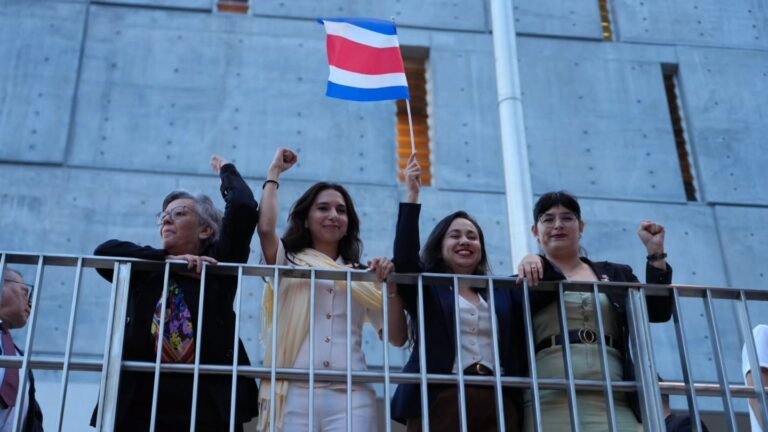 Frente Amplio llama a construir una alianza para impedir avance del autoritarismo