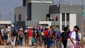 Sexto día consecutivo de asedio: colonos israelíes sitian y expulsan a familias palestinas de sus hogares