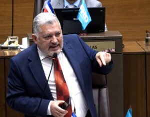 Villalobos: Nadie quiere apoderarse del Poder Judicial