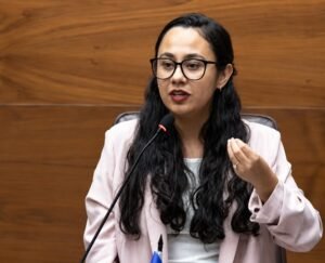 Sáenz: Se debe garantizar que las mamás puedan darle lechita materna a sus hijos por el tiempo que quieran
