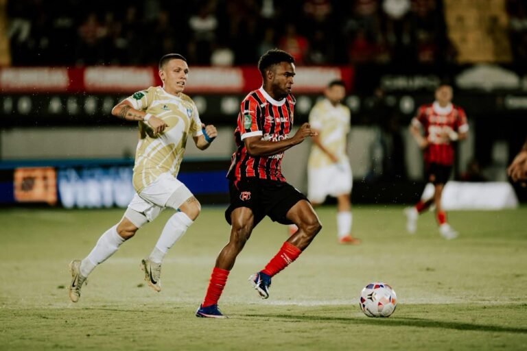 Kenyel Mitchell.