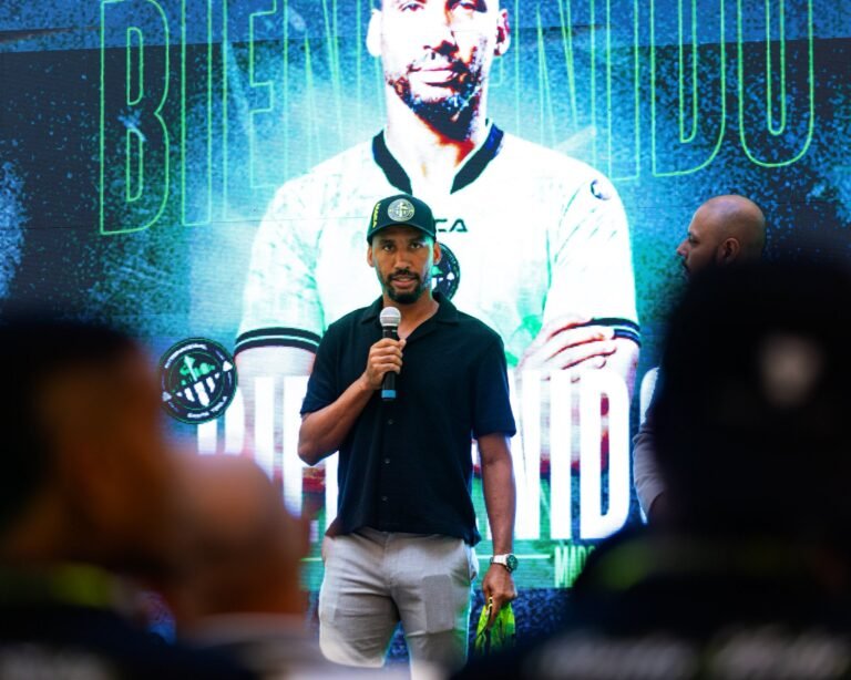 Marcel Hernández fue presentado con el Inter Santa Tecla. Foto: Inter Santa Tecla