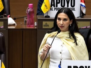 Sigrid Segura se solidariza con Laura Fernández por “las violencias que sufre” de Rodrigo Chaves