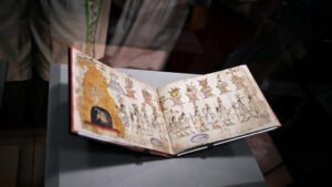 Códice Azcatitlan: regresa a México obra del siglo XVI tras pasar casi dos siglos en París