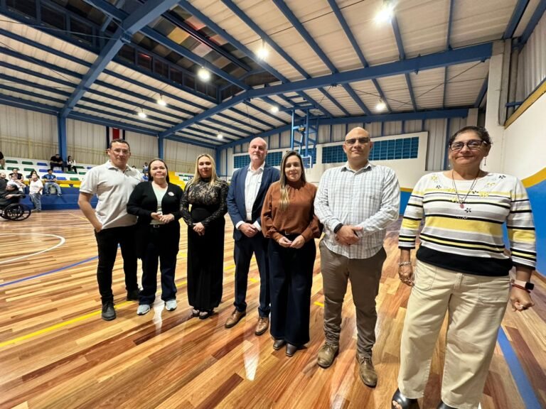 Desamparados inaugura gimnasio municipal remodelado con piso antilesiones de última tecnología