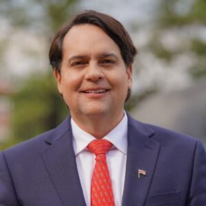 Gobierno designa a Douglas Soto como embajador en Estados Unidos