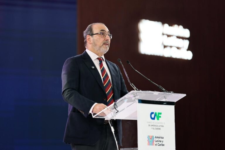 CAF convoca a América Latina y el Caribe a definir su papel en la transformación digital