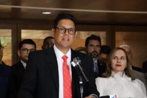 Juan Manuel Quesada la emprende contra el Frente Amplio por bloquear avance de jornadas 4×3