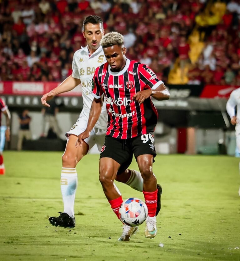 Alajuelense: Manudos tendrán caras nuevas para jugar ante Marathón