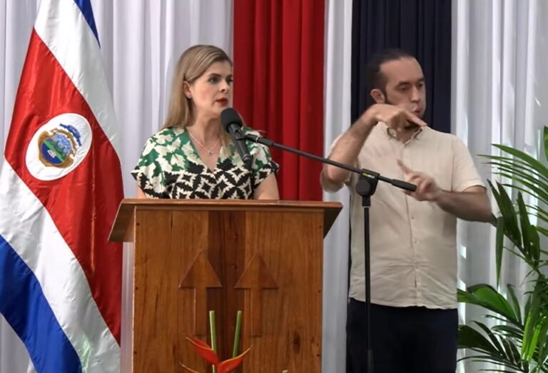 Laura Fernández hace un llamado a la oposición a trabajar y dejar “de andar politiqueando”