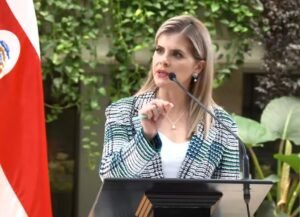 Laura Fernández califica de “estupidez” las críticas de diputada del PLN a presupuesto de seguridad y escoltas
