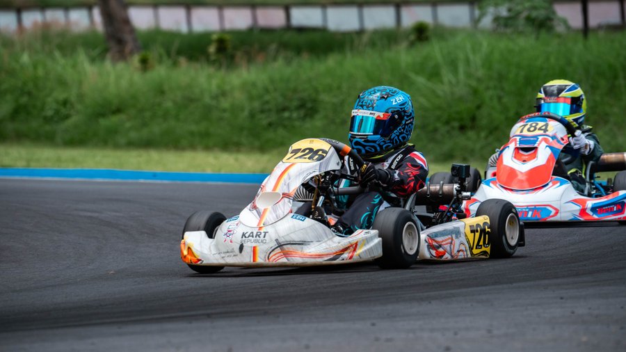 Lluvia retó a los pilotos del Campeonato Nacional de Kartismo de Invierno
