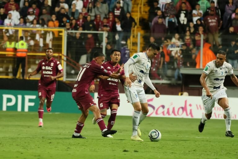 Saprissa y el Cartaginés disputaron un buen partido de ida en los cuartos de final de Copa Centroamericana. Foto: Cartaginés