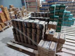Hacienda allana bodegas en Heredia y decomisa más de 424 mil unidades de mercancía