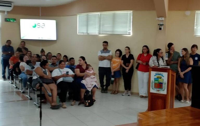 Alcalde de Osa nuevamente en el centro de la controversia: padres de familia cuestionan veto a declaratoria de calle pública para escuela en Bahía Ballena