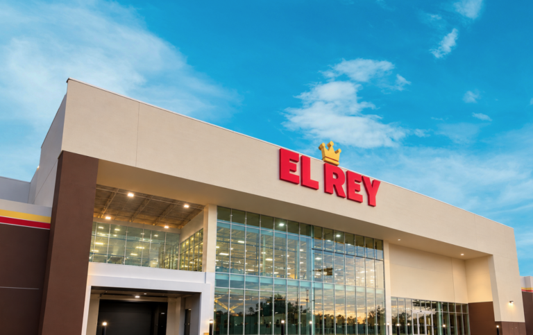 Almacenes El Rey se prepara para abrir su nuevo almacén en Guadalupe