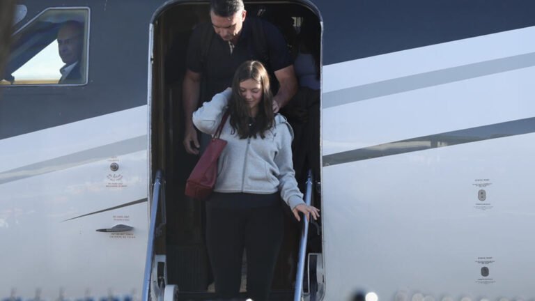Flávio Bolsonaro llega a Miami tras perder las elecciones en Brasil e incumplir una orden judicial