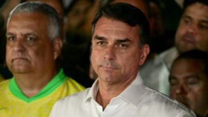 EE.UU. otorgará visado a Flávio Bolsonaro; Lula califica de “vergonzosa” la huida del excandidato