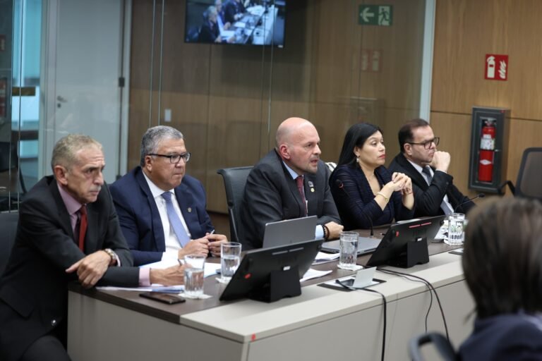Conare alerta por posibles recortes que afectarían cupos, becas y sedes regionales de universidades públicas