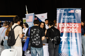 Abren becas para estudiantes que aspiran a estudiar en Estados Unidos