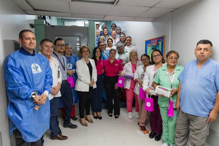 Hospital San Juan de Dios cuenta con nuevas sillas en la sala de espera de la Unidad de Quimioterapia
