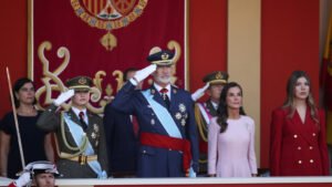 España conmemora un 12 de octubre marcado por Ceuta, protestas por la vivienda y el adelanto electoral