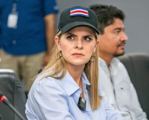 La seguridad de nuestros ciudadanos no se negocia: Fernández advierte desde El Salvador