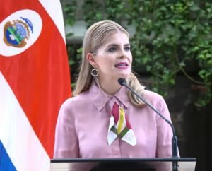 Laura Fernández arremete contra críticos del CACCO