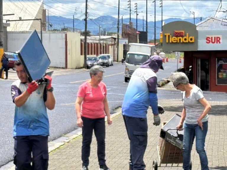 Gollo Recicla recupera más de 61 toneladas de residuos electrónicos en campañas municipales durante 2026