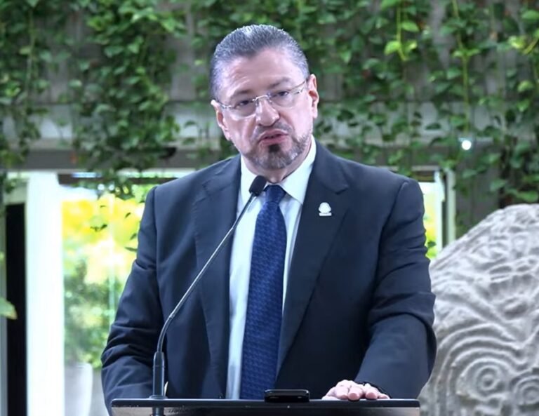 Chaves: Costarricenses, si no nos despabilamos los comunistas y los sindicalistas van a tomar este país