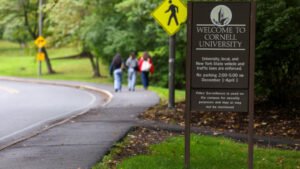 Universidad de Cornell revisará su gestión de una denuncia de violación grupal en 2024