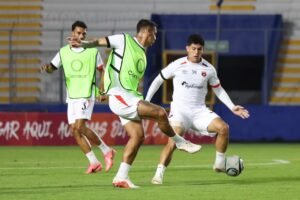 Óscar Ramírez destaca el hambre de Alajuelense: ‘Quieren cuarta Copa de la región’